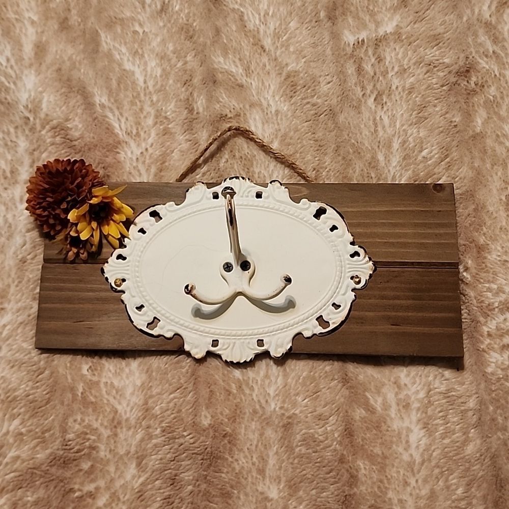 Vintage Look Hanger